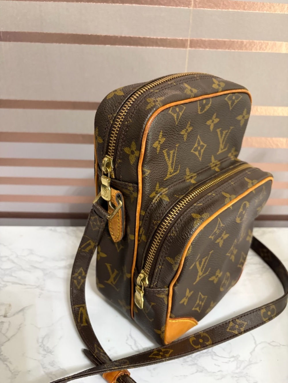 Louis Vuitton Brown Monogram Canvas Crossbody with Tan Trim - Picture 3 of 16